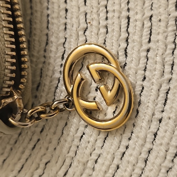Authentic Gucci Cream Wallet - Picture 6 of 8